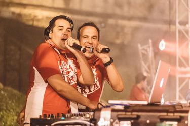 DJ Peio et DJ Jean Mi avec le MIX SPECIAL FERIA des fêtes de Bayonne